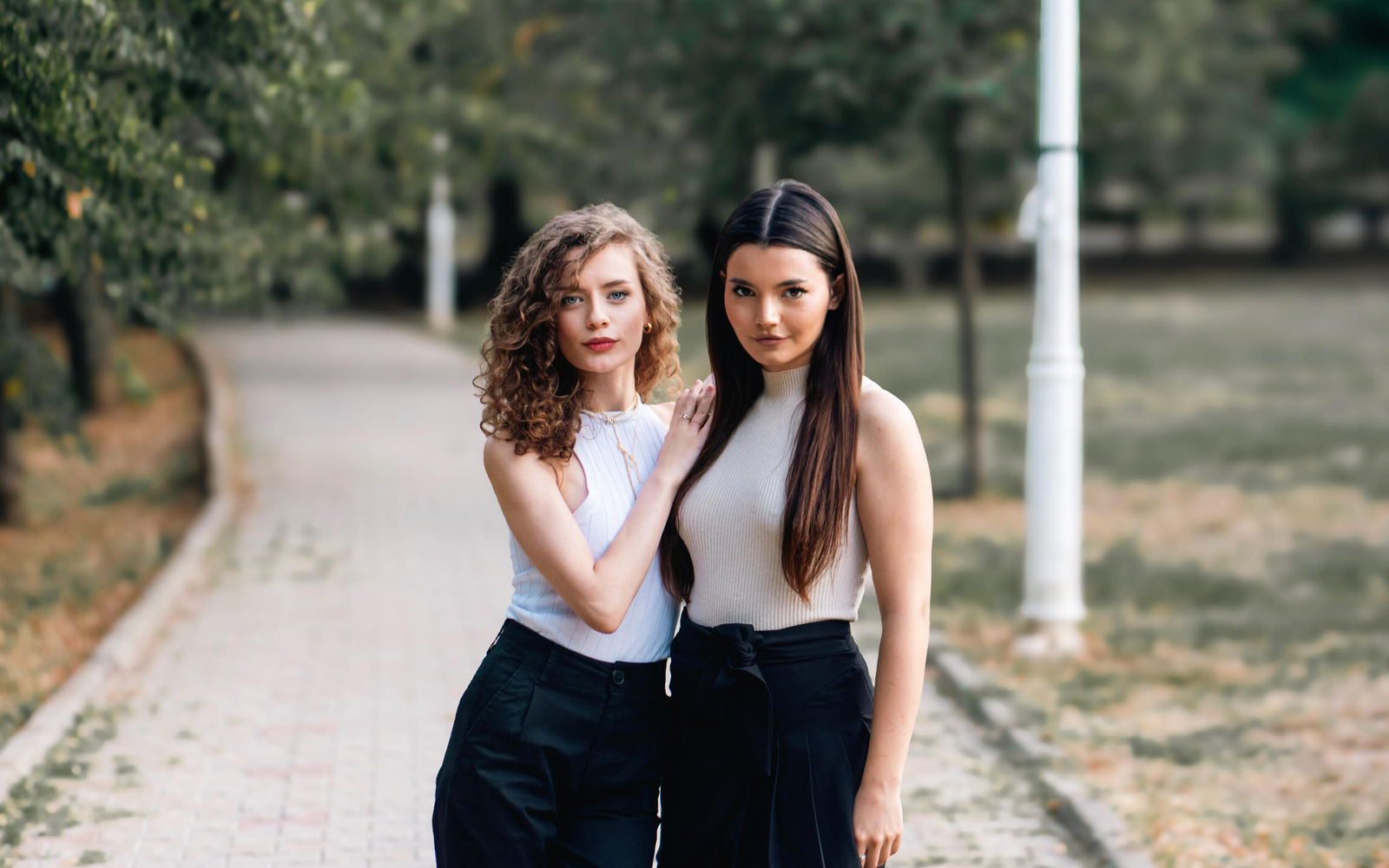 Alexis and Lari, Young Minds founders